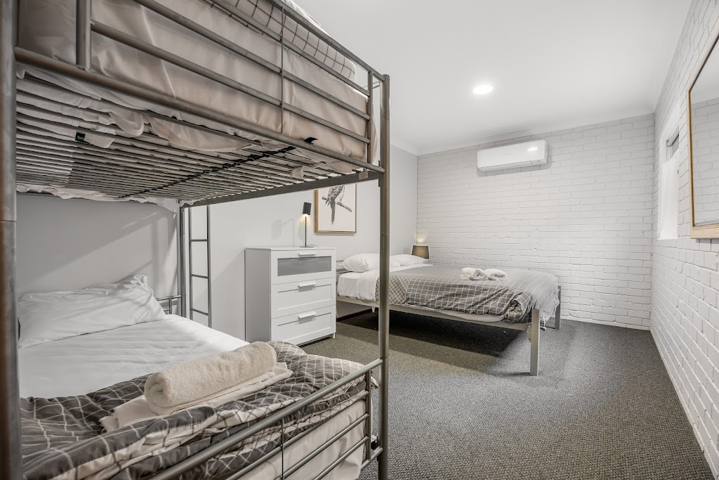 Kangaroo Guest House | Unit 2/18 Warren Rd, Halls Gap VIC 3381, Australia | Phone: 0412 885 828