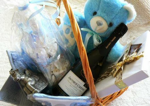 Gift Baskets of Class | 23 Ernest St, Woody Point QLD 4019, Australia | Phone: (07) 3889 5881