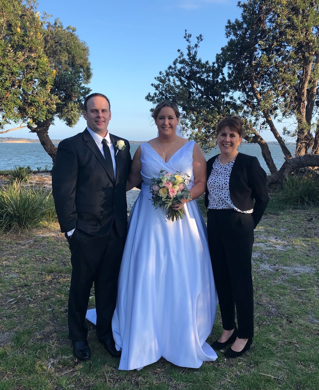 Julie Butt Celebrant | Bay Rd, Eagle Point VIC 3878, Australia | Phone: 0408 156 187