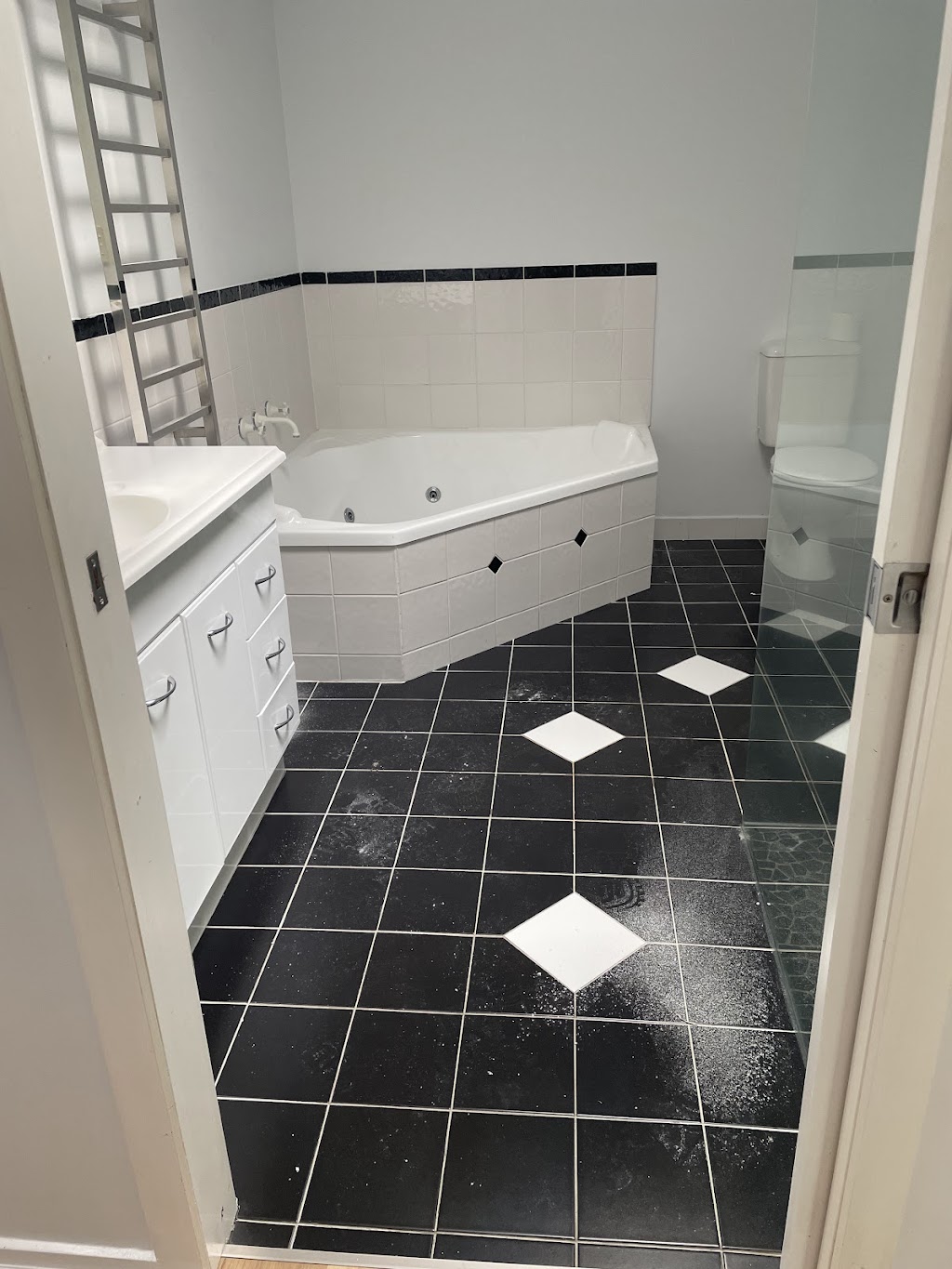 One Take Builders | 9 Cox Dr, Dennes Point TAS 7150, Australia | Phone: 0411 564 003