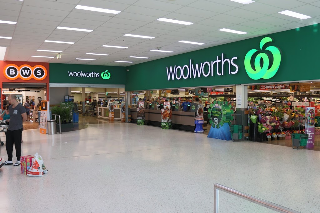 Woolworths Kippax | supermarket | 24-48 Hardwick Cres, Holt ACT 2615, Australia | 0261329840 OR +61 2 6132 9840