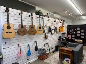 Lakeside Music | Shop 3/450 The Esplanade, Warners Bay NSW 2282, Australia | Phone: (02) 4953 2765