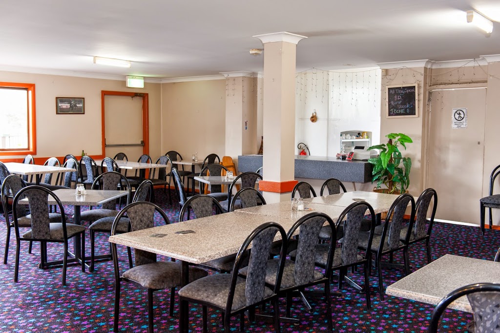 Commercial Hotel Wallerawang | bar | 66 Main St, Wallerawang NSW 2845, Australia | 0263551089 OR +61 2 6355 1089