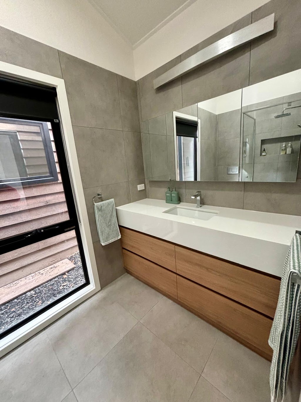L&B Homes | Emperor Dr, Ocean Grove VIC 3226, Australia | Phone: 0421 876 277