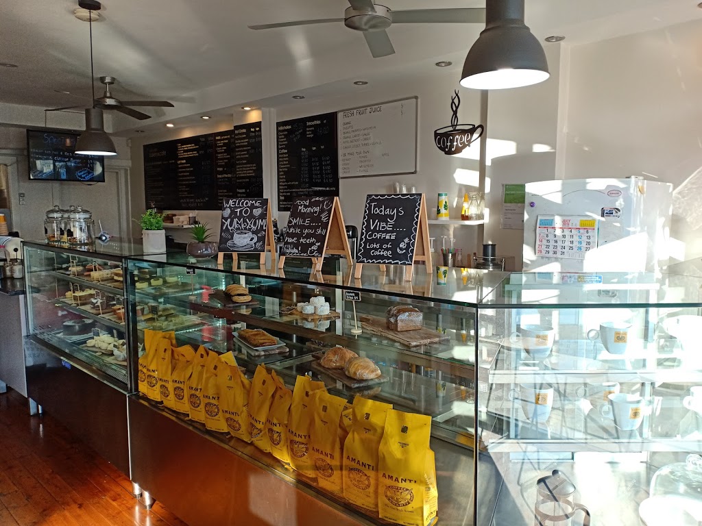 Yum Yum Bakery & Cafe | bakery | 451 Crown St, Wollongong NSW 2500, Australia | 0242288001 OR +61 2 4228 8001
