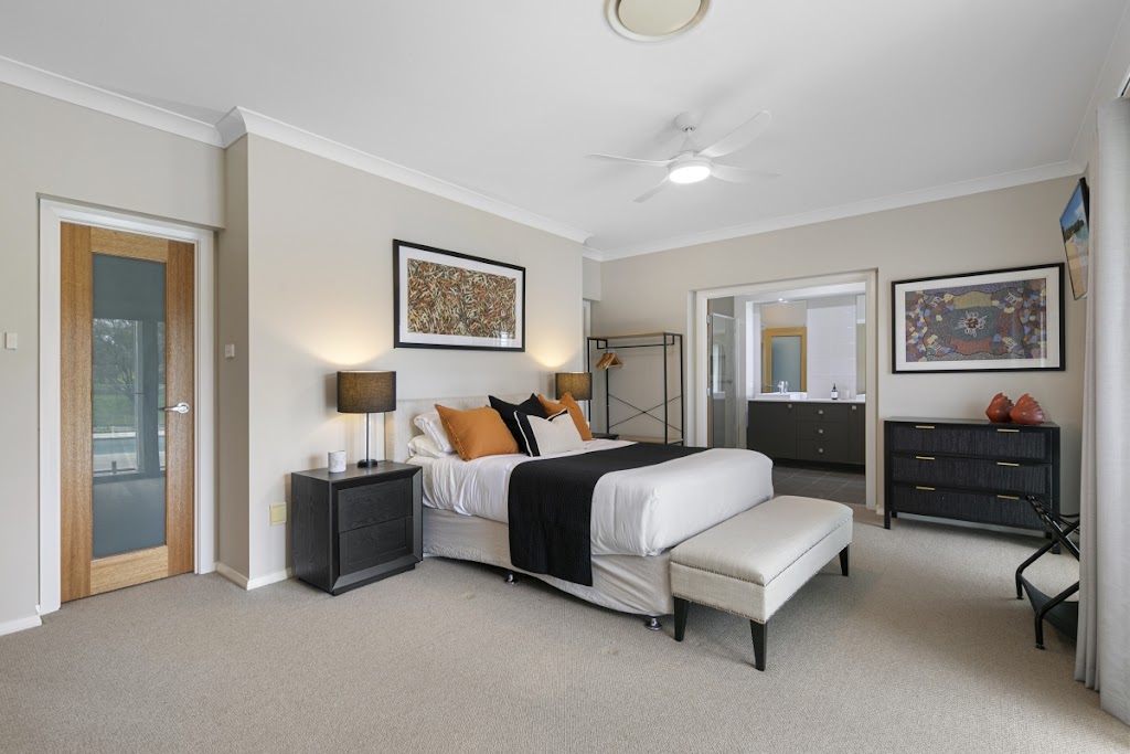 Mistletoe Lakehouse - Book Direct with Owner | 78 Mistletoe Ln, Pokolbin NSW 2320, Australia | Phone: 0488 881 100