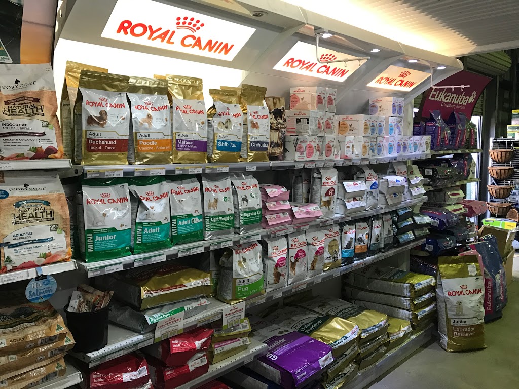 Mooeys Pet & Produce Marketplace | pet store | 856 Waterworks Rd, The Gap QLD 4061, Australia | 0733002276 OR +61 7 3300 2276