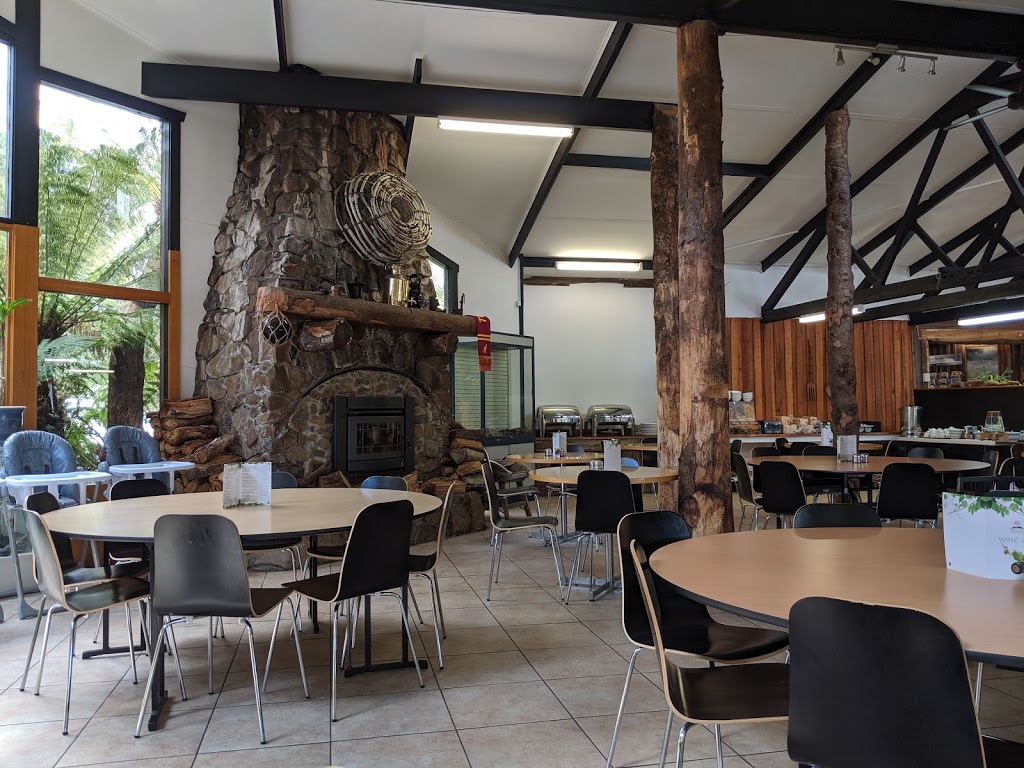 Tullah Lakeside Lodge | Cnr Meredith Street &, Farrell St, Tullah TAS 7321, Australia | Phone: (03) 6473 4121