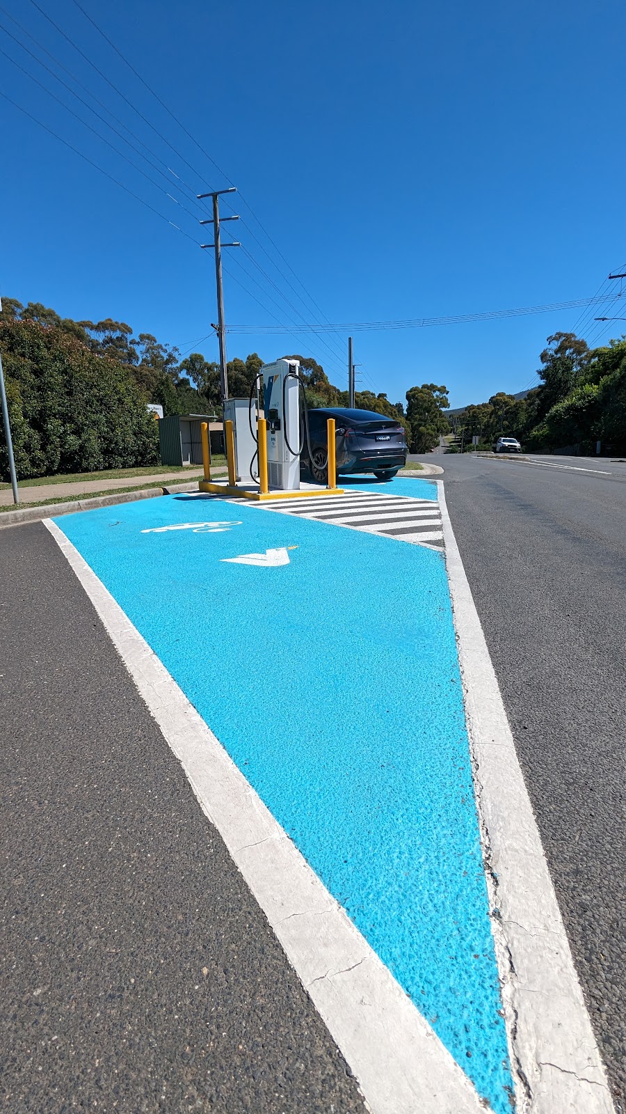 Evie Charging Station | 30 Smith St, Macedon VIC 3440, Australia | Phone: 1300 463 843