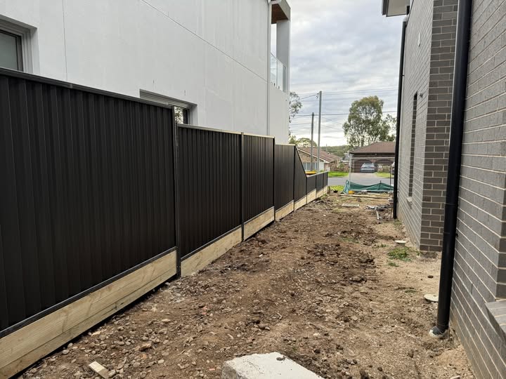 Iron Shield Fencing | 4 Bertha St, Hill Top NSW 2575, Australia | Phone: 0420 654 522