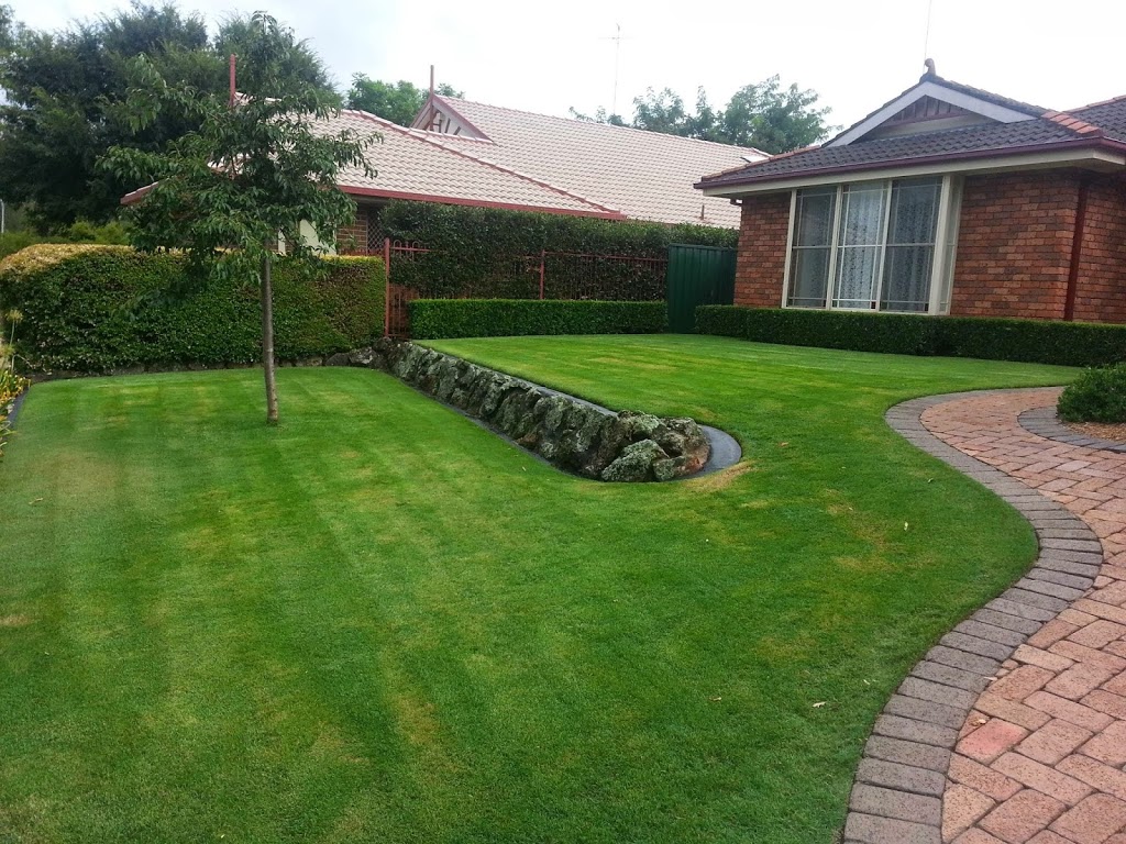 DMR Garden Services | park | Parry Way, Glenmore Park NSW 2745, Australia | 0432210762 OR +61 432 210 762