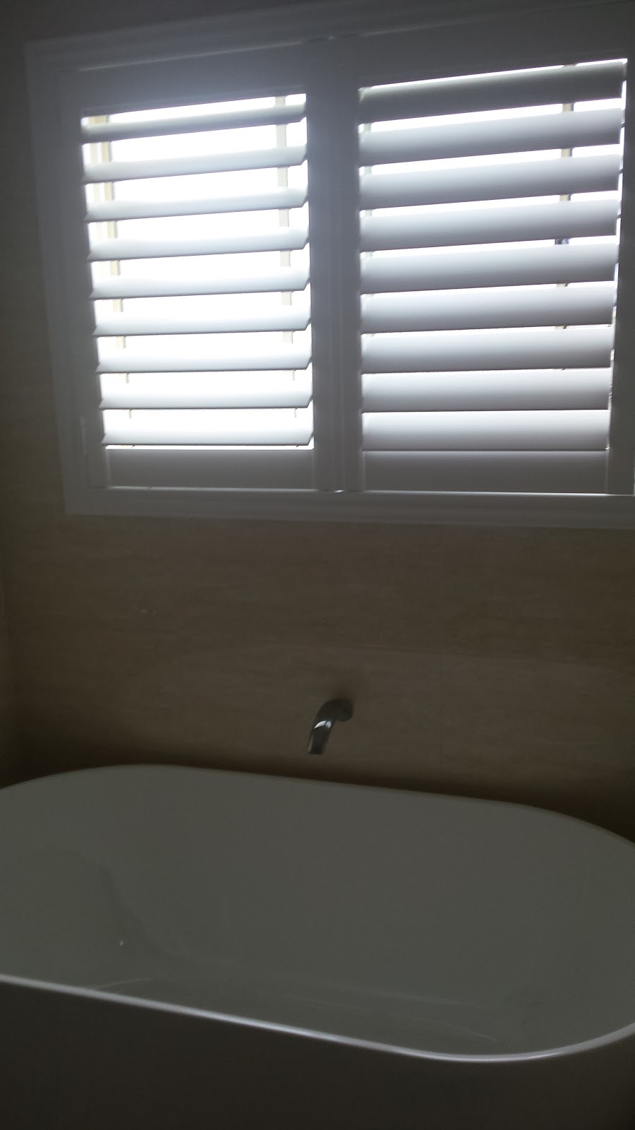 lake side blinds and shutters | 16 Gow Ave, Albion Park Rail NSW 2527, Australia | Phone: 0431 316 820