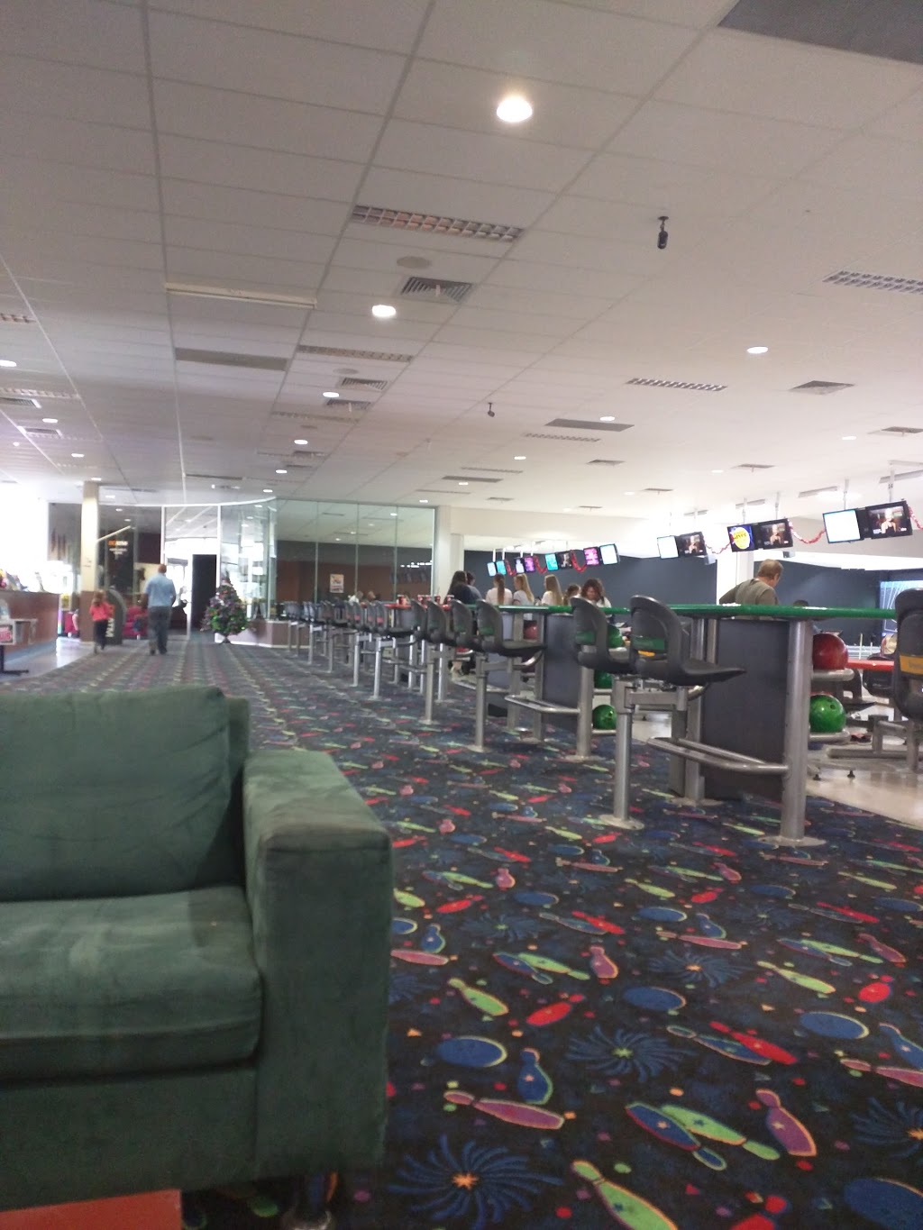 Oz Tenpin Chirnside Park | bowling alley | 25 Fletcher Rd, Chirnside Park VIC 3116, Australia | 0397270007 OR +61 3 9727 0007