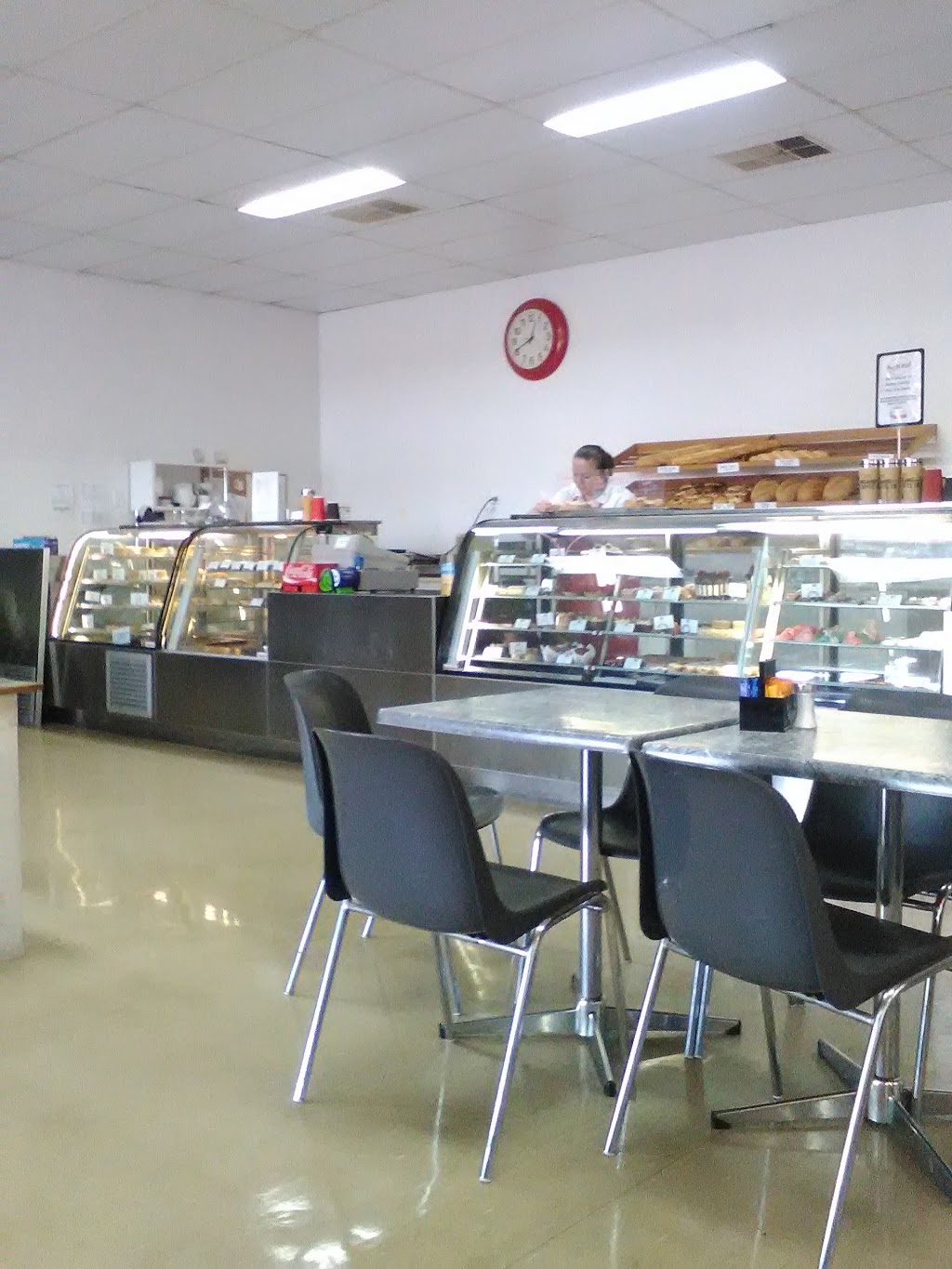 Parkview Bakery | bakery | 21 Tuaggra St, Maryborough VIC 3465, Australia | 0354614655 OR +61 3 5461 4655