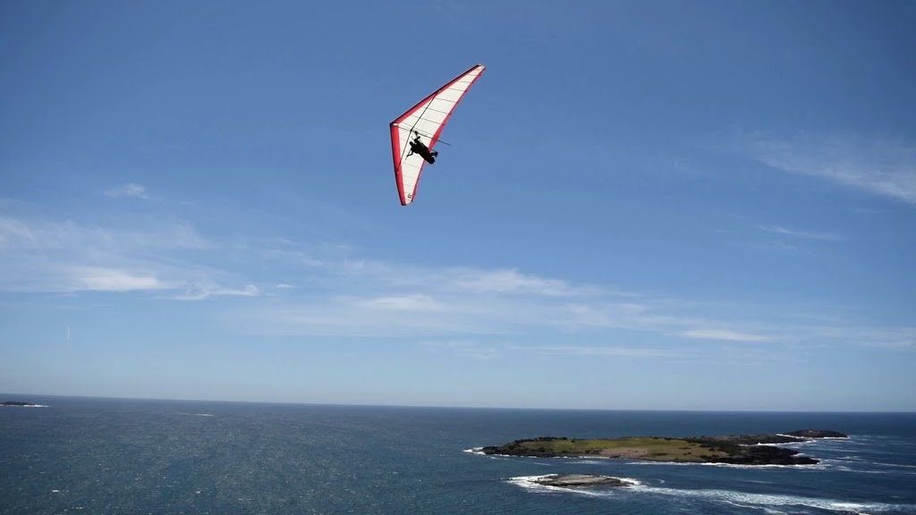 Hang gliding with HangglideOz | university | Bald Hill Reserve, Stanwell Tops NSW 2508, Australia | 0417939200 OR +61 417 939 200