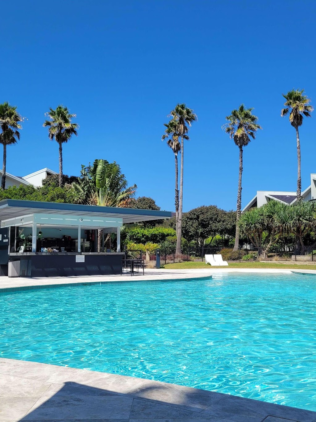 LAGOON BAR | 1 Magenta Dr, Magenta NSW 2261, Australia | Phone: (02) 4352 8100