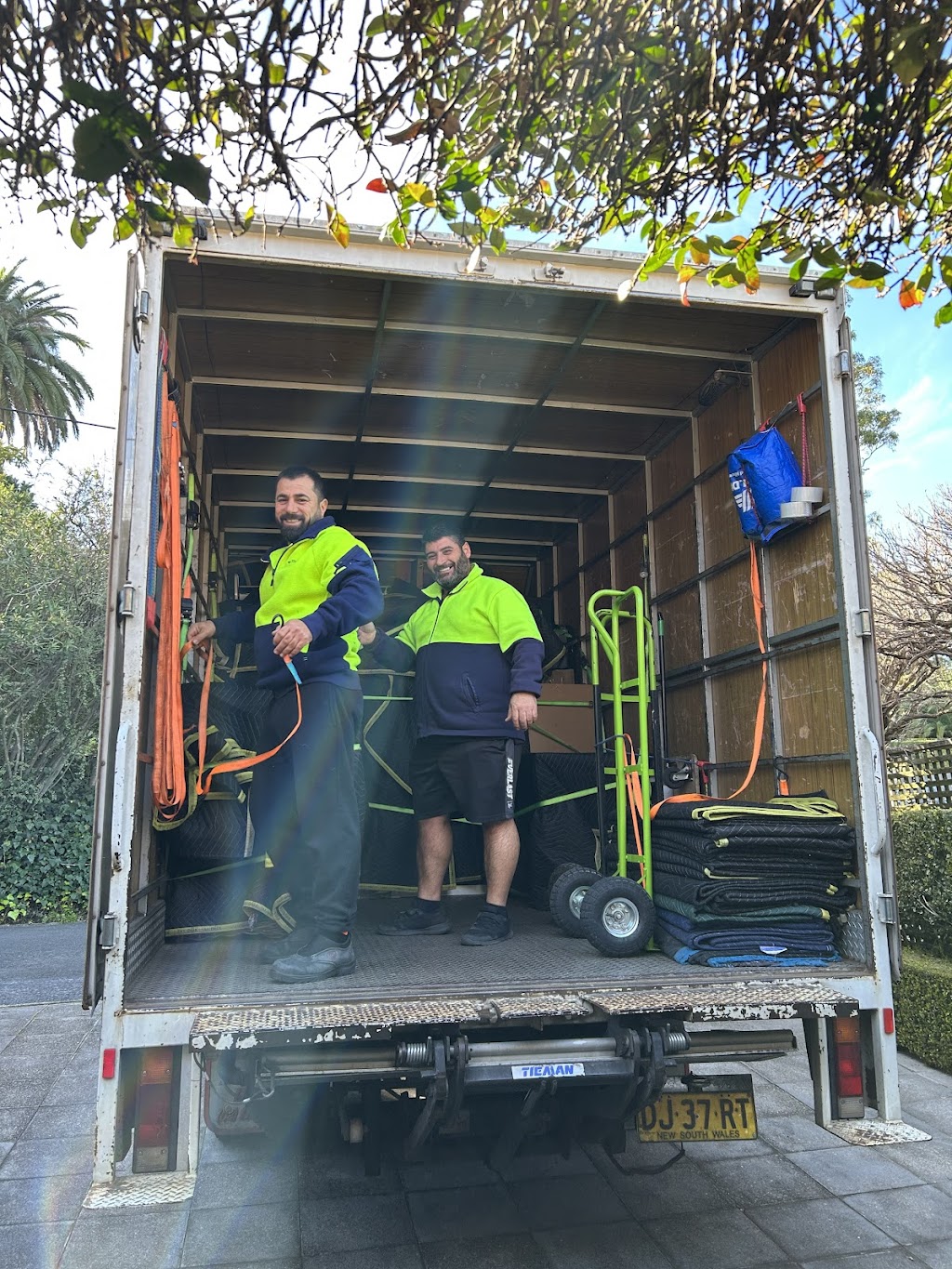 In N Out Removalist | 26 Gould St, Strathfield NSW 2135, Australia | Phone: 1300 189 469