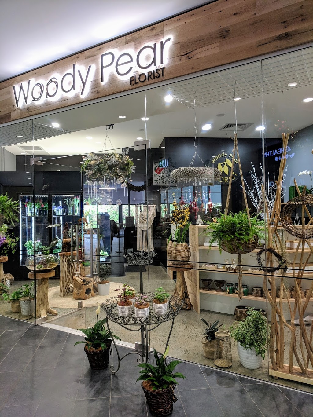 The Woody Pear | florist | 1000 Waterworks Rd, The Gap QLD 4060, Australia | 0733000777 OR +61 7 3300 0777