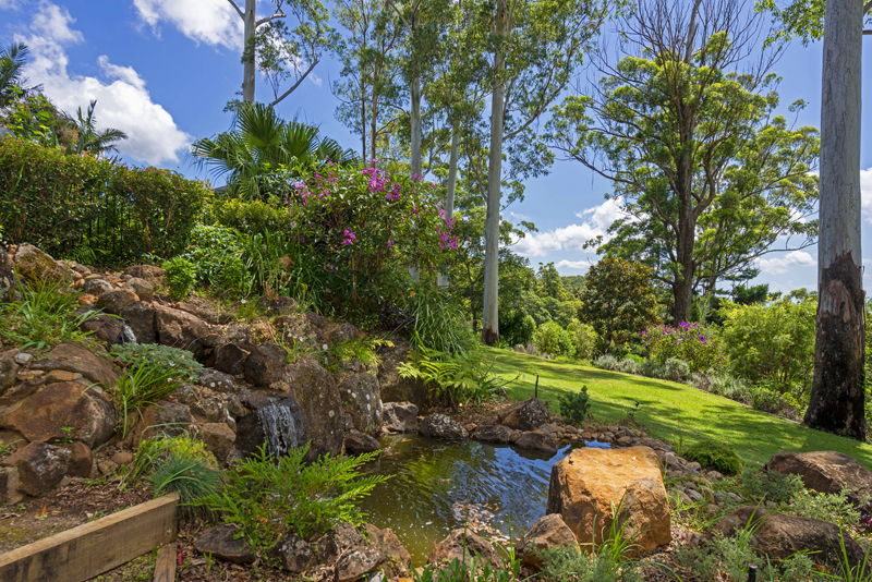 Broadview: A Coastal Panorama | 25 St James Ct, Tamborine Mountain QLD 4272, Australia | Phone: 0432 035 385