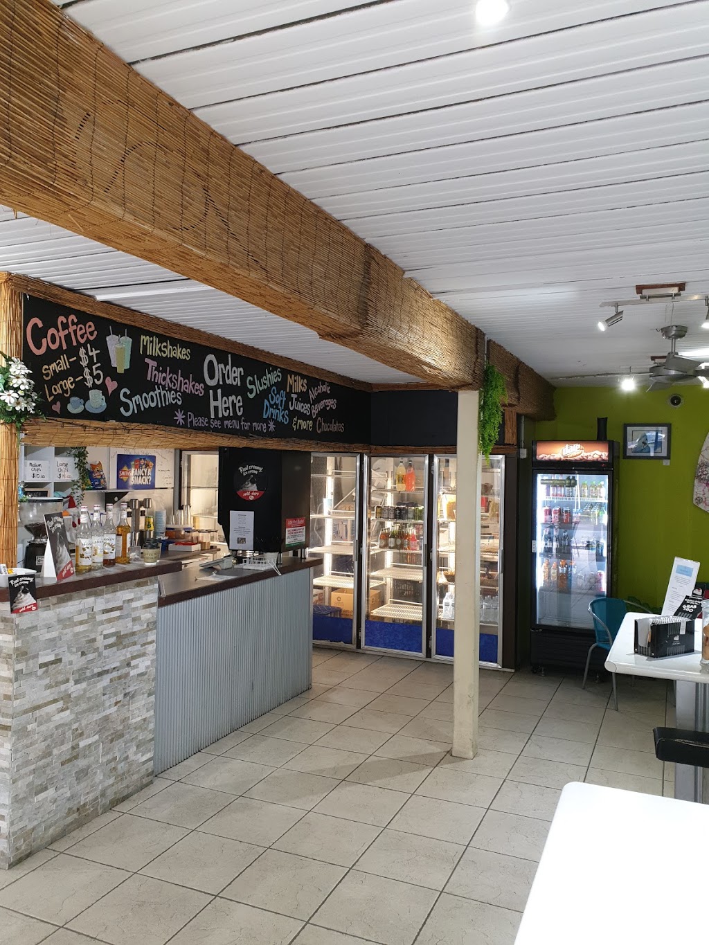 Short Point Cafe | 2 Short Point Rd, Merimbula NSW 2548, Australia | Phone: (02) 6495 2273