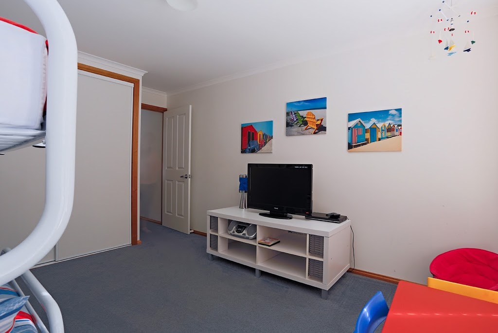 Blue Fin Holiday Homes | lodging | 7 Shell Dr, Port Macdonnell SA 5291, Australia | 0417855280 OR +61 417 855 280