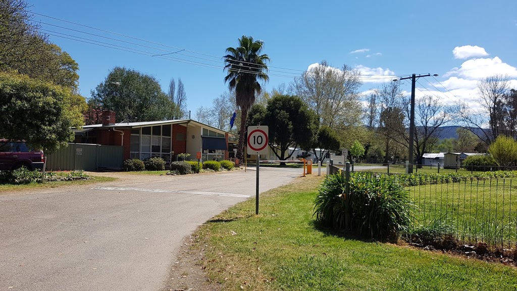 Myrtleford Holiday Park | rv park | 8 Lewis Ave, Myrtleford VIC 3737, Australia | 0357521598 OR +61 3 5752 1598