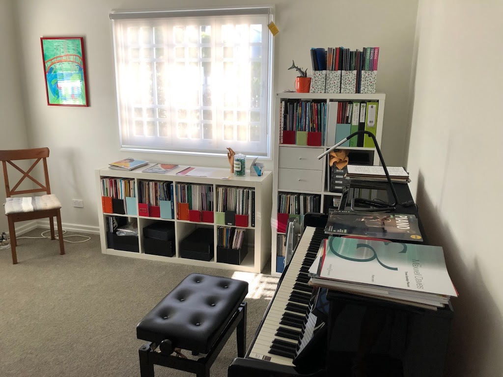 Piano with a Smile | 77 Armstrong Rd, Cannon Hill QLD 4170, Australia | Phone: 0410 704 385