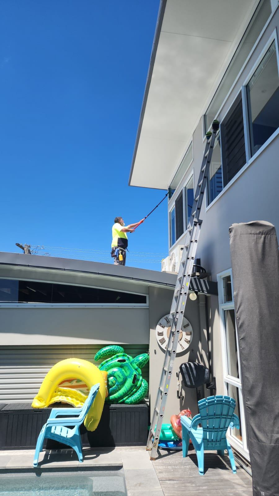 Cox Window Cleaning | 14 Bolwarra Rd, Bolwarra NSW 2320, Australia | Phone: 0420 294 320