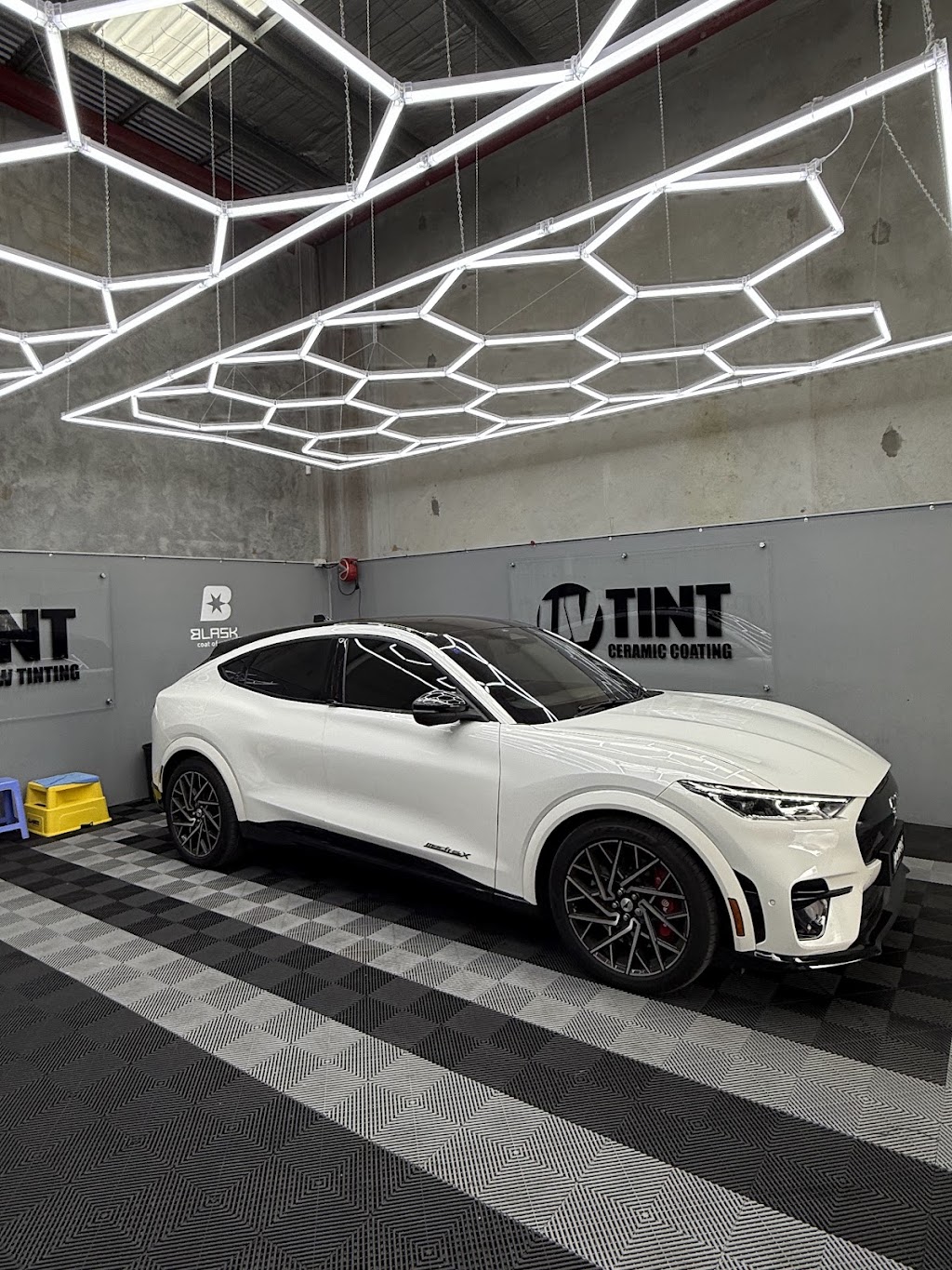 UV Tints | Unit 3/4 Essex St, Minto NSW 2566, Australia | Phone: (02) 8711 6600
