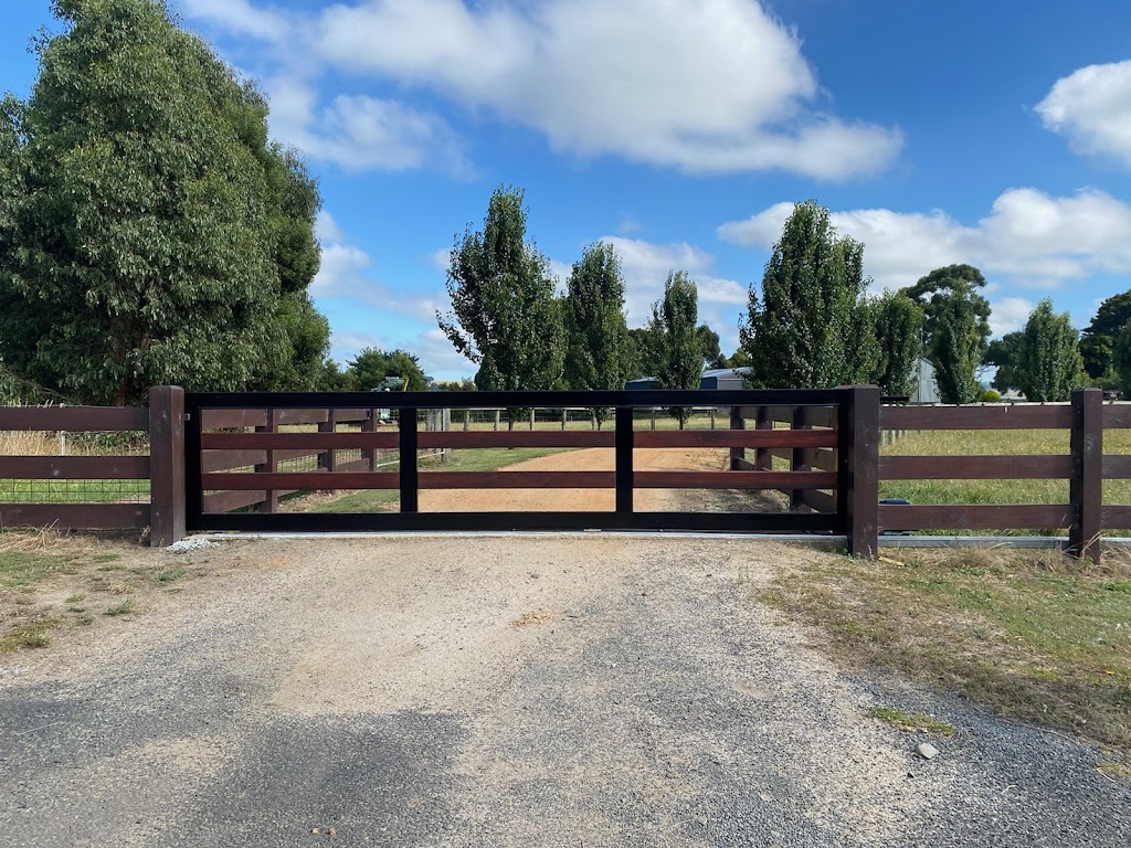 G and R Garage Doors and Gates | 111 Yarragon Rd, Leongatha VIC 3953, Australia | Phone: 0400 217 595