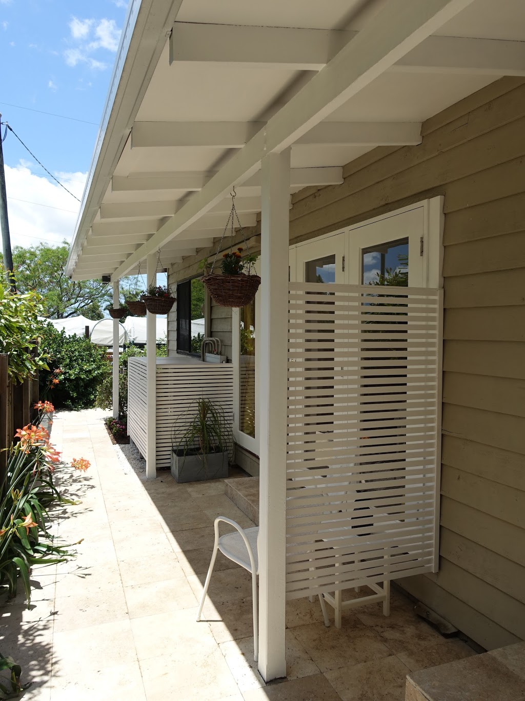 Winston Cottage Bed & Breakfast | lodging | 72 Winston Rd, Palmwoods QLD 4555, Australia | 0754573928 OR +61 7 5457 3928