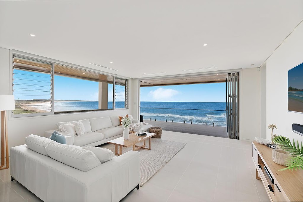 The Paradise: Luxury Beachfront | lodging | 21 Hargraves St, The Entrance North NSW 2261, Australia | 0413278833 OR +61 413 278 833