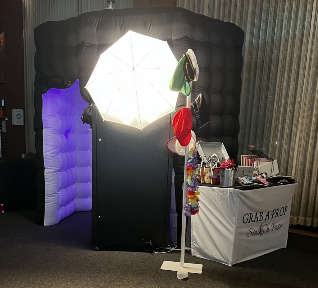 PITCHA PERFECT PHOTOBOOTH HIRE | Spectacle Way, Leopold VIC 3224, Australia | Phone: 0414 534 402