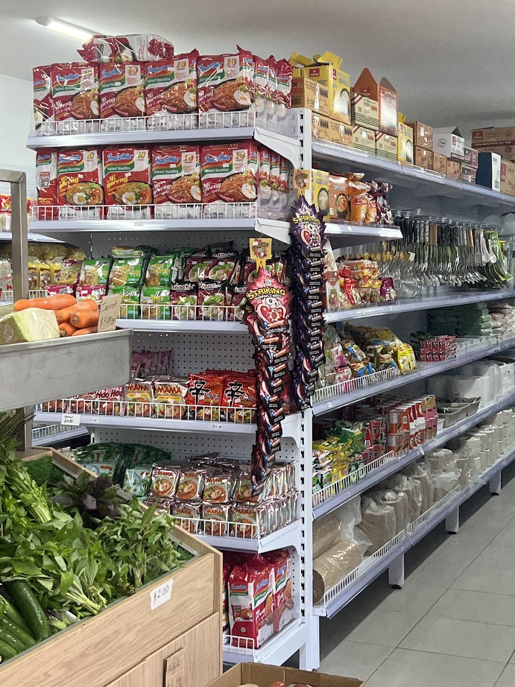 Long Giang General Store | Shop1,2 33/35 Hamel Rd, Mount Pritchard NSW 2170, Australia | Phone: 0449 877 999