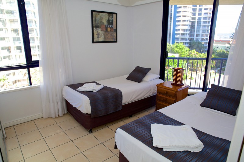 Surf Regency Holiday Apartments | lodging | 9 Laycock St, Surfers Paradise QLD 4217, Australia | 0755380888 OR +61 7 5538 0888