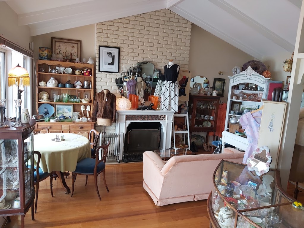 Felicitys Antiques, Vintage & Tea Room | home goods store | 1 Maria St, Swansea TAS 7190, Australia | 0419731484 OR +61 419 731 484