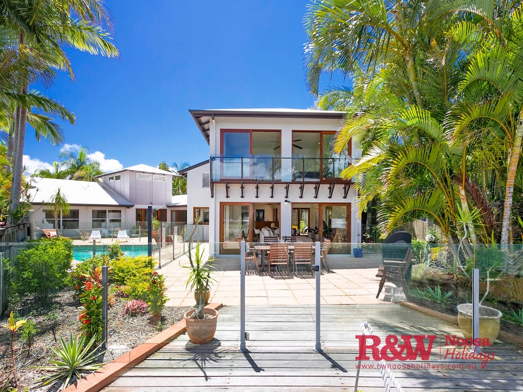 15 Cooran - RW Noosa Holidays | 15 Cooran Ct, Noosa Heads QLD 4567, Australia | Phone: (07) 5448 0966