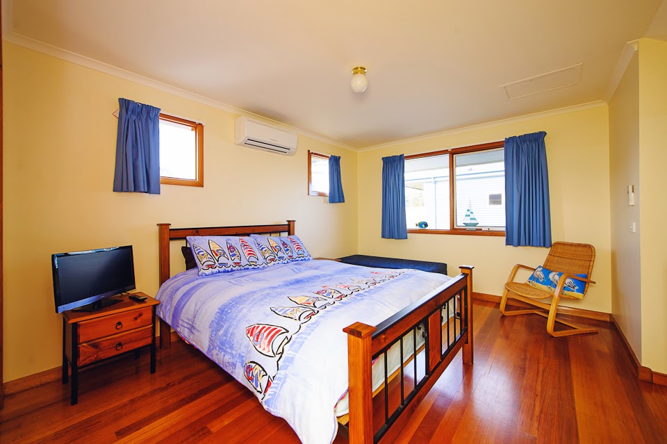 Front Beach TORQUAY beach houses | 2A Price St, Torquay VIC 3228, Australia | Phone: 0408 395 312