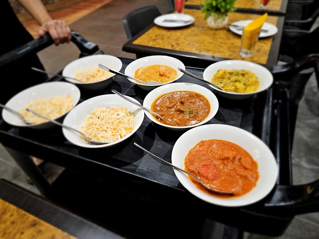 Cafe Kuma Indian Restaurant | 4 Marina Promenade, Paradise Point QLD 4216, Australia | Phone: 0424 473 448