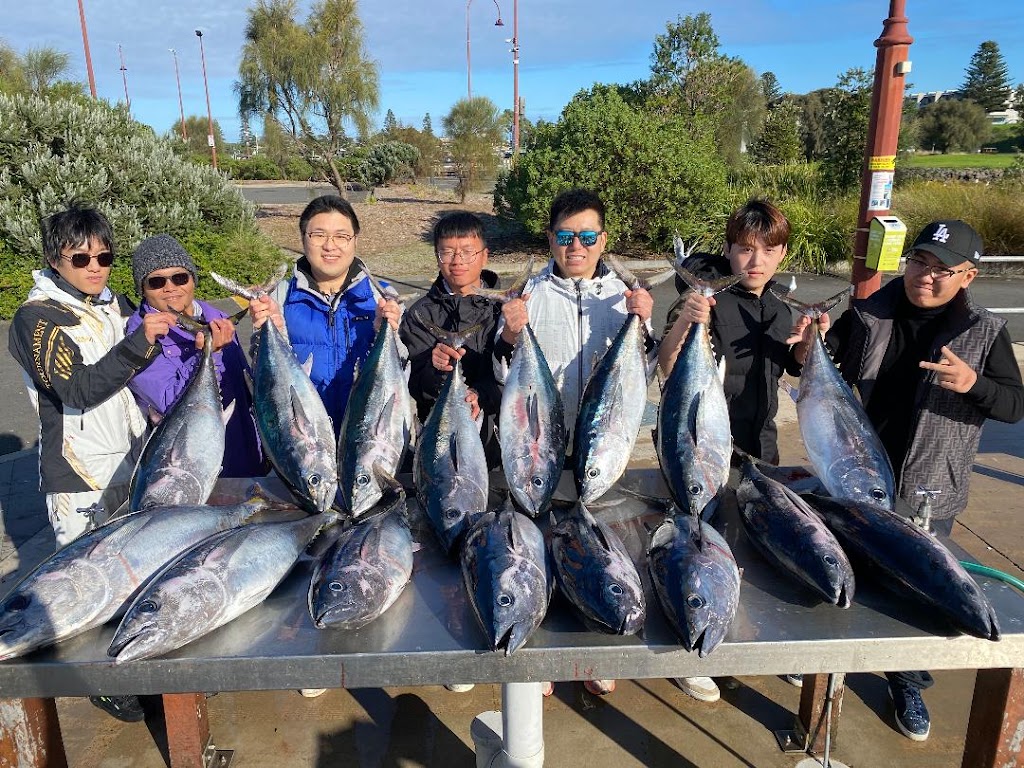 Pro Red Fishing Charter | 21 Skinner St, Hastings VIC 3915, Australia | Phone: 0421 442 775