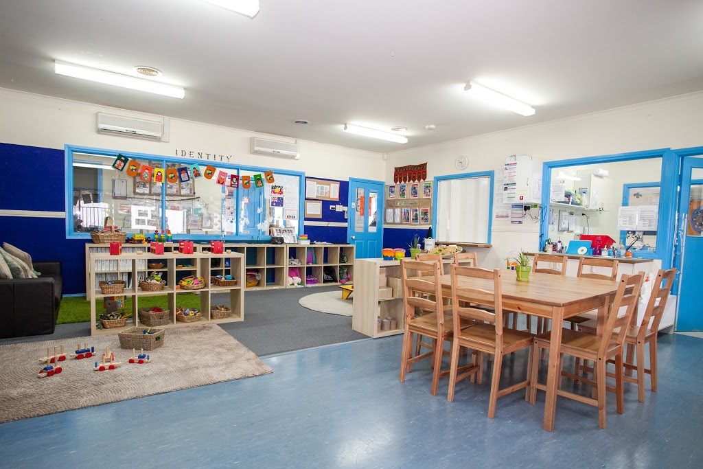 Amberly Park World of Learning | school | 2 Amberly Park Dr, Narre Warren South VIC 3805, Australia | 1800413995 OR +61 1800 413 995