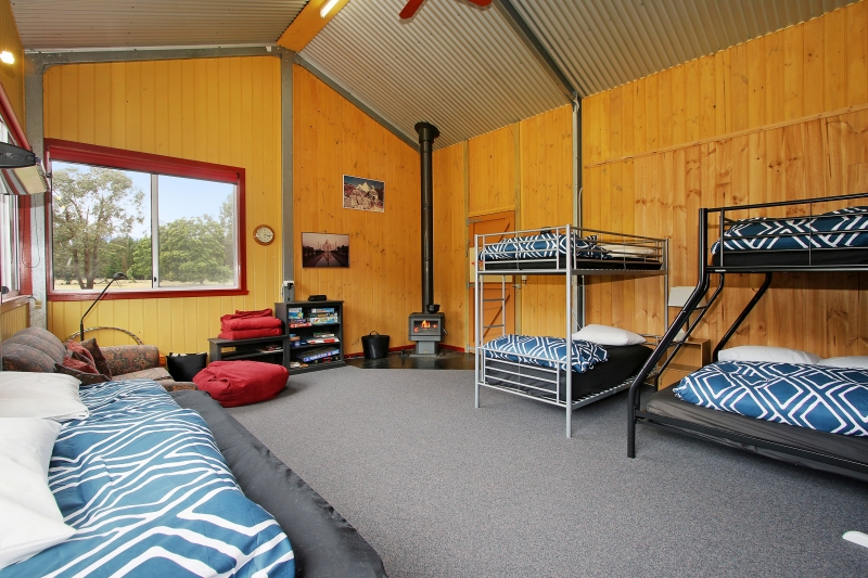 Feathertop Views and Dorm | lodging | 5a Mcmahons Ln, Smoko VIC 3741, Australia | 0357552275 OR +61 3 5755 2275