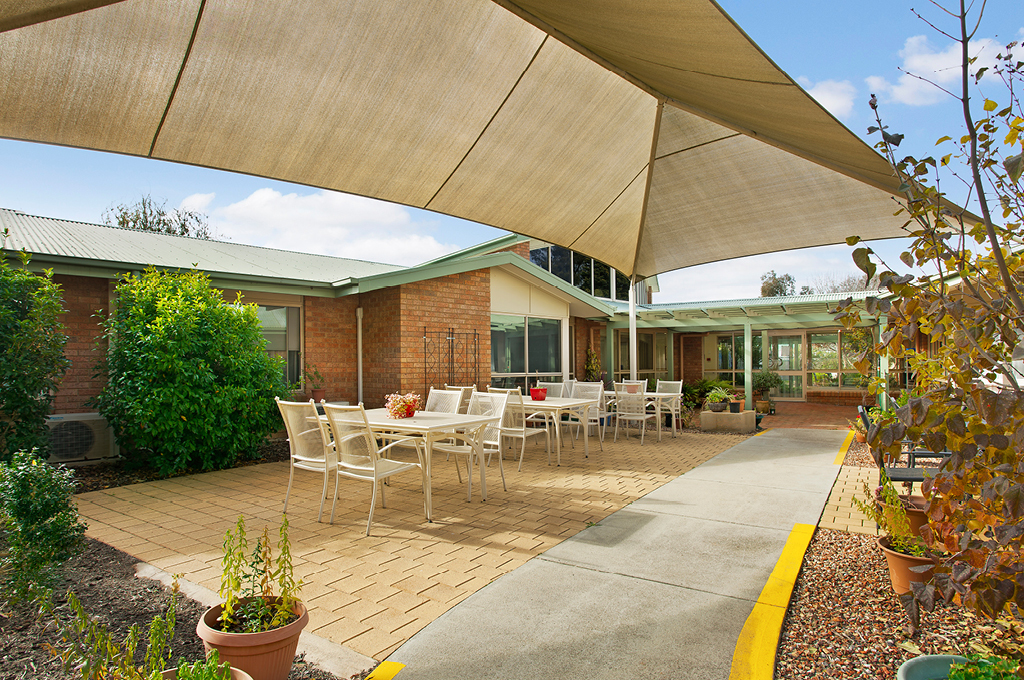 Benetas St Laurence Court Kangaroo Flat - Residential Aged Care | 8 Wesley St, Kangaroo Flat VIC 3555, Australia | Phone: 1300 236 382