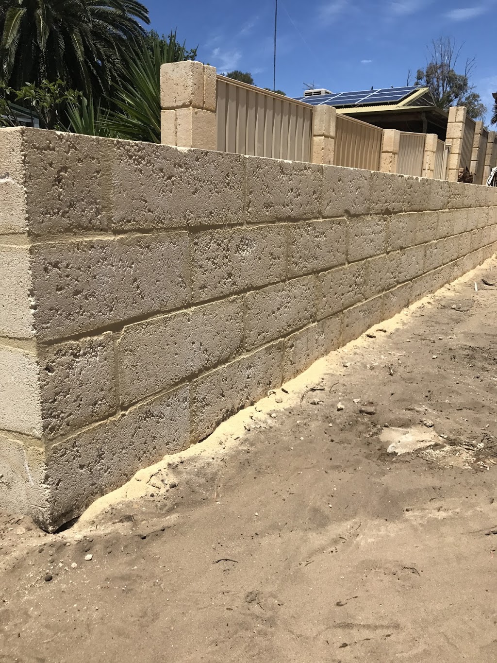 Retaining Wall Installation | 4 Loxton St, Mandurah WA 6210, Australia | Phone: 0407 202 303