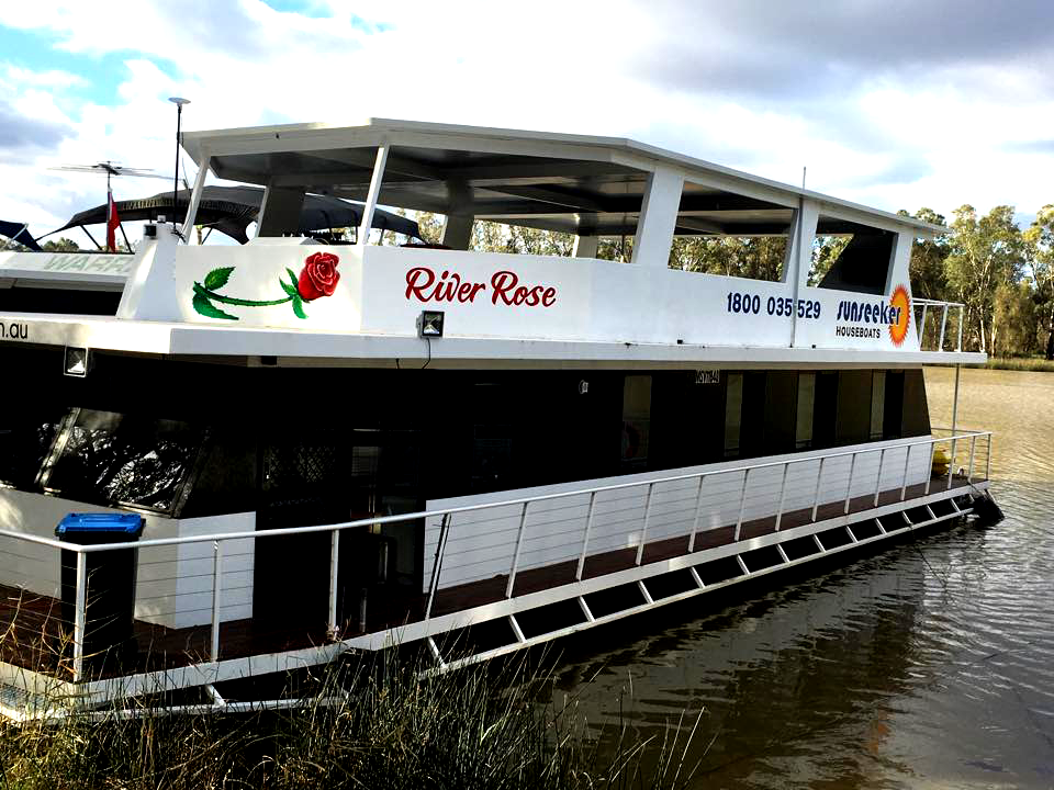 Sunseeker Houseboats | Bruces Bend Marina, Irymple VIC 3498, Australia | Phone: 0418 441 395