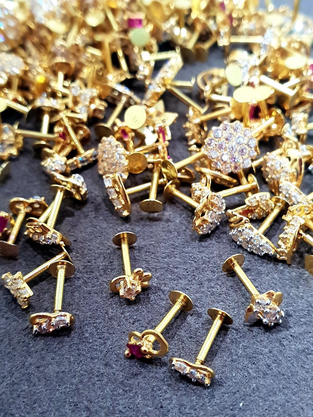 Rhia Jewellers | jewelry store | 50/662 Compton Rd, Calamvale QLD 4116, Australia | 0731621477 OR +61 7 3162 1477