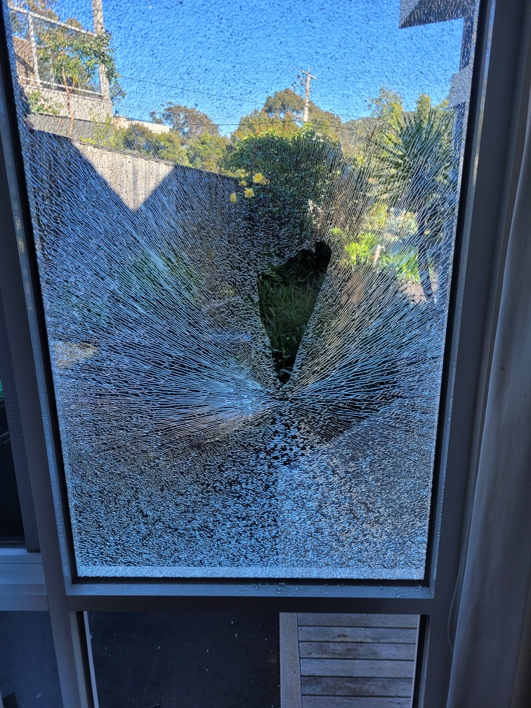 Anglesea Glazier | 38 Parker St, Anglesea VIC 3230, Australia | Phone: (03) 5263 1225