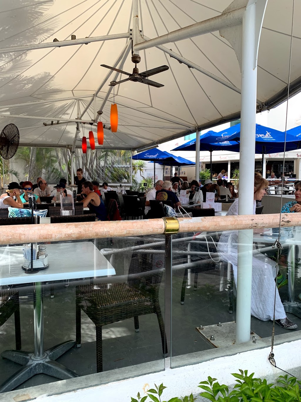 Sunset Bar And Grill | restaurant | Marina Mirage, 74 Seaworld Dr, Southport QLD 4217, Australia | 0755282622 OR +61 7 5528 2622