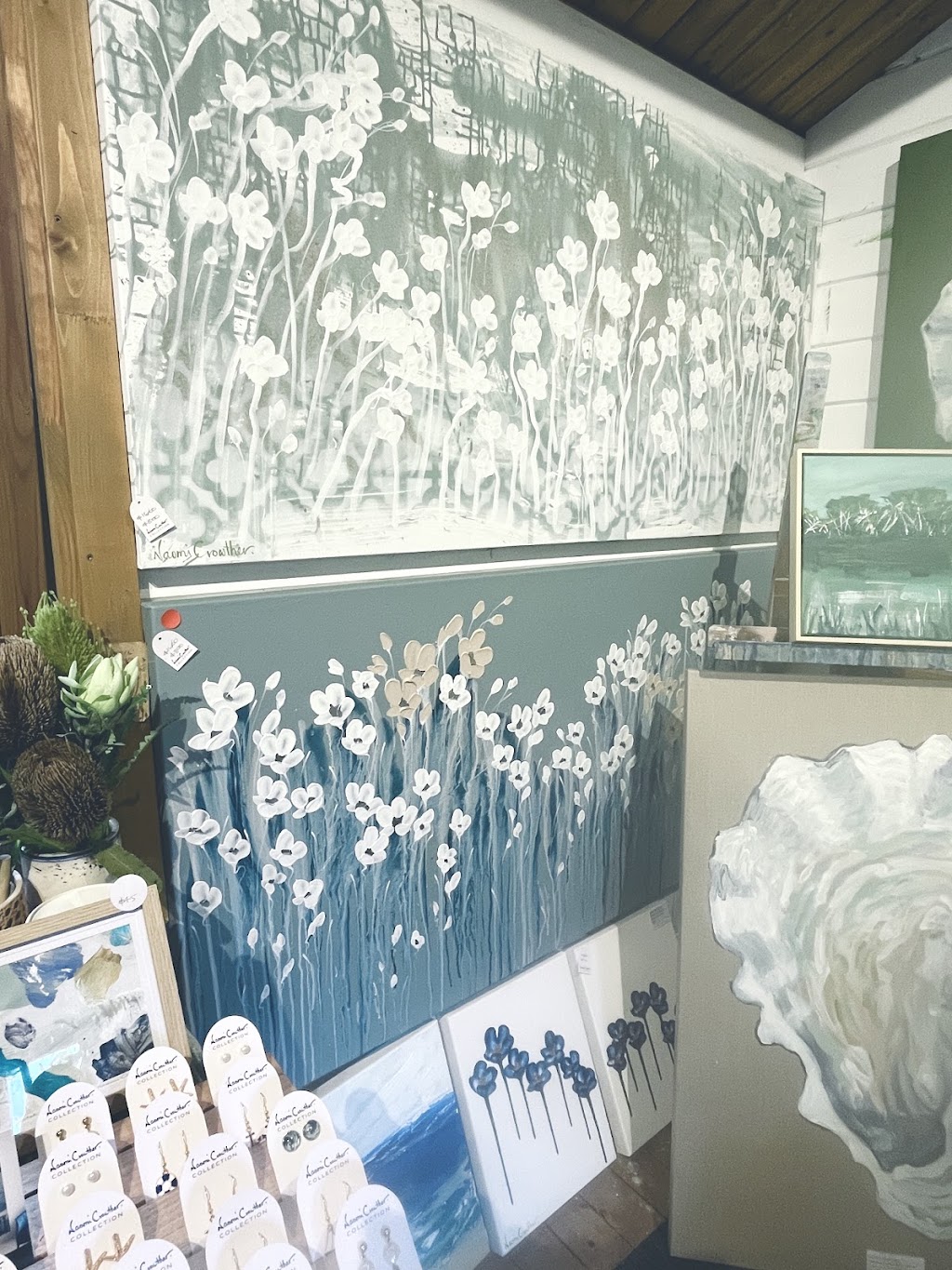Naomi Crowther Artist | 33 Newth Pl, Surf Beach NSW 2536, Australia | Phone: 0418 974 455