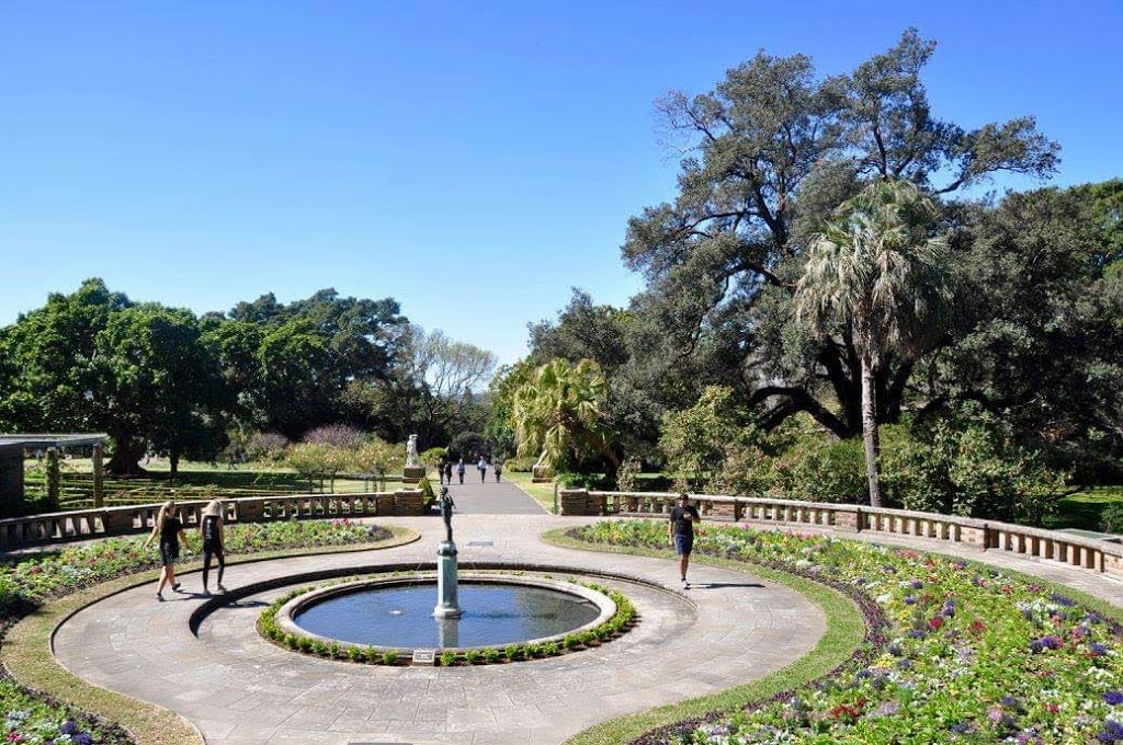 The Royal Botanic Garden Sydney | park | Herb Garden Pavilion & Lawn, Mrs Macquaries Rd, Sydney NSW 2000, Australia | 0292318111 OR +61 2 9231 8111